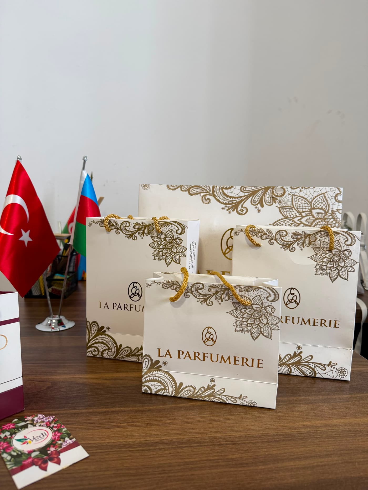 La Parfumerie — kağız çantalar — Mətbəə çapı, Print Group Bakı